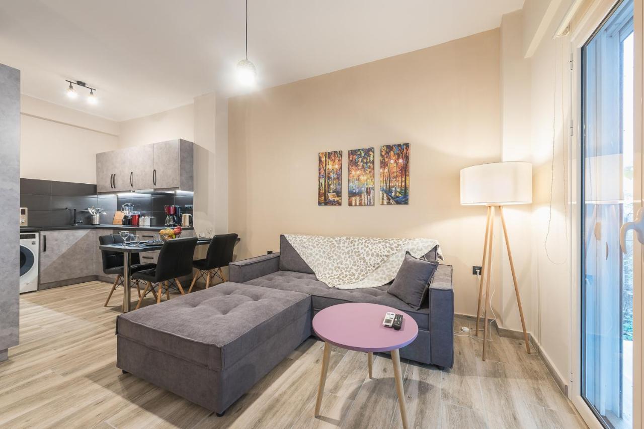 Modern Downtown Apartment *