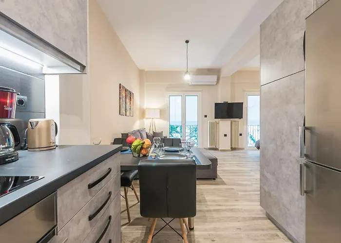 Modern Apartment Downtown Athens