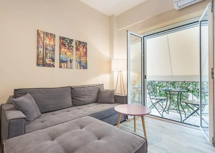 Modern Apartment Downtown Athens